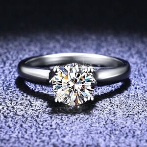 Elegant Silver Women's Ring